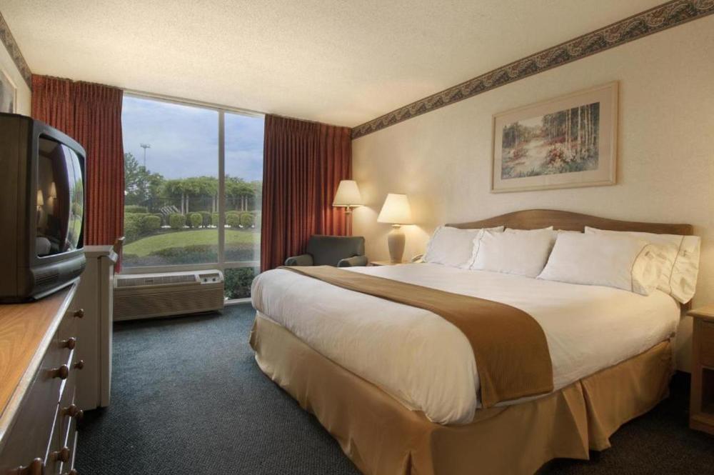 Standard King Room interior